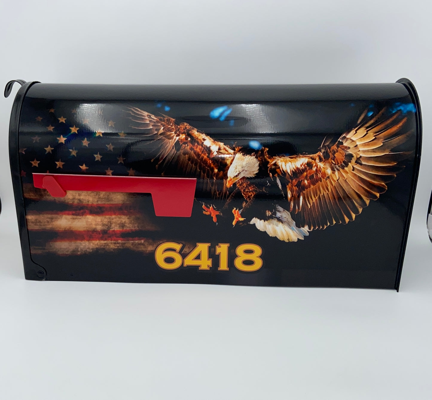 Eagle landing custom mailbox, Patriotic mailbox gift for mom and dad