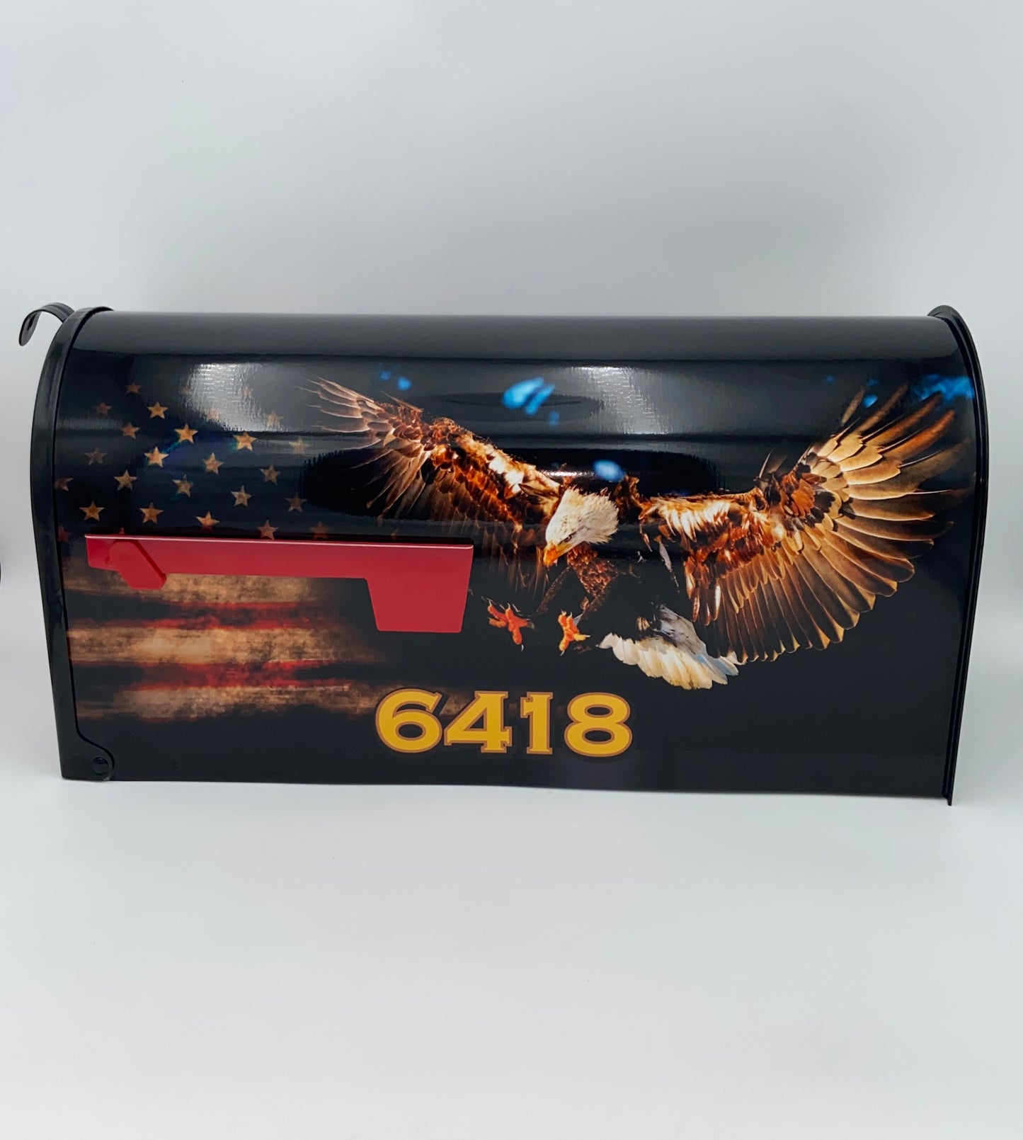 Eagle landing custom mailbox, Patriotic mailbox gift for mom and dad