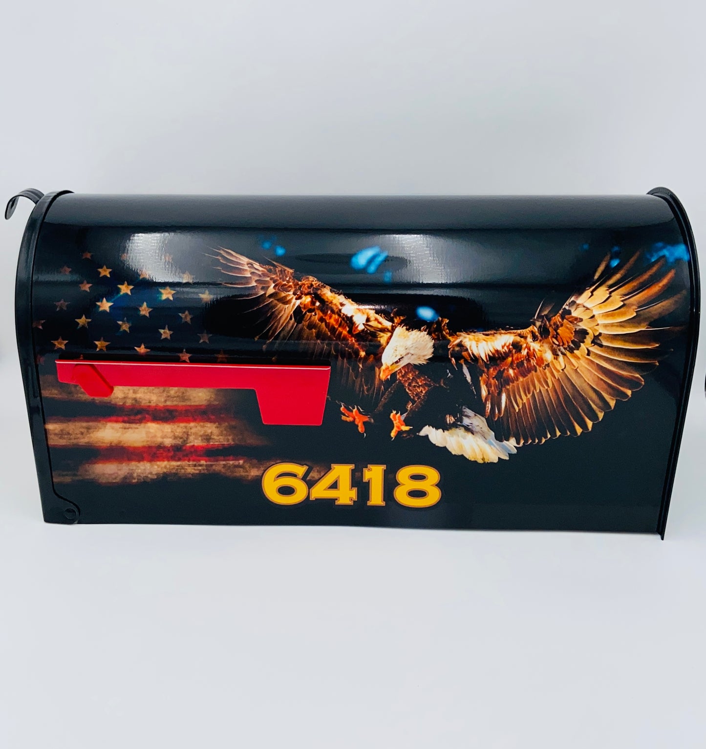 Eagle landing custom mailbox, Patriotic mailbox gift for mom and dad