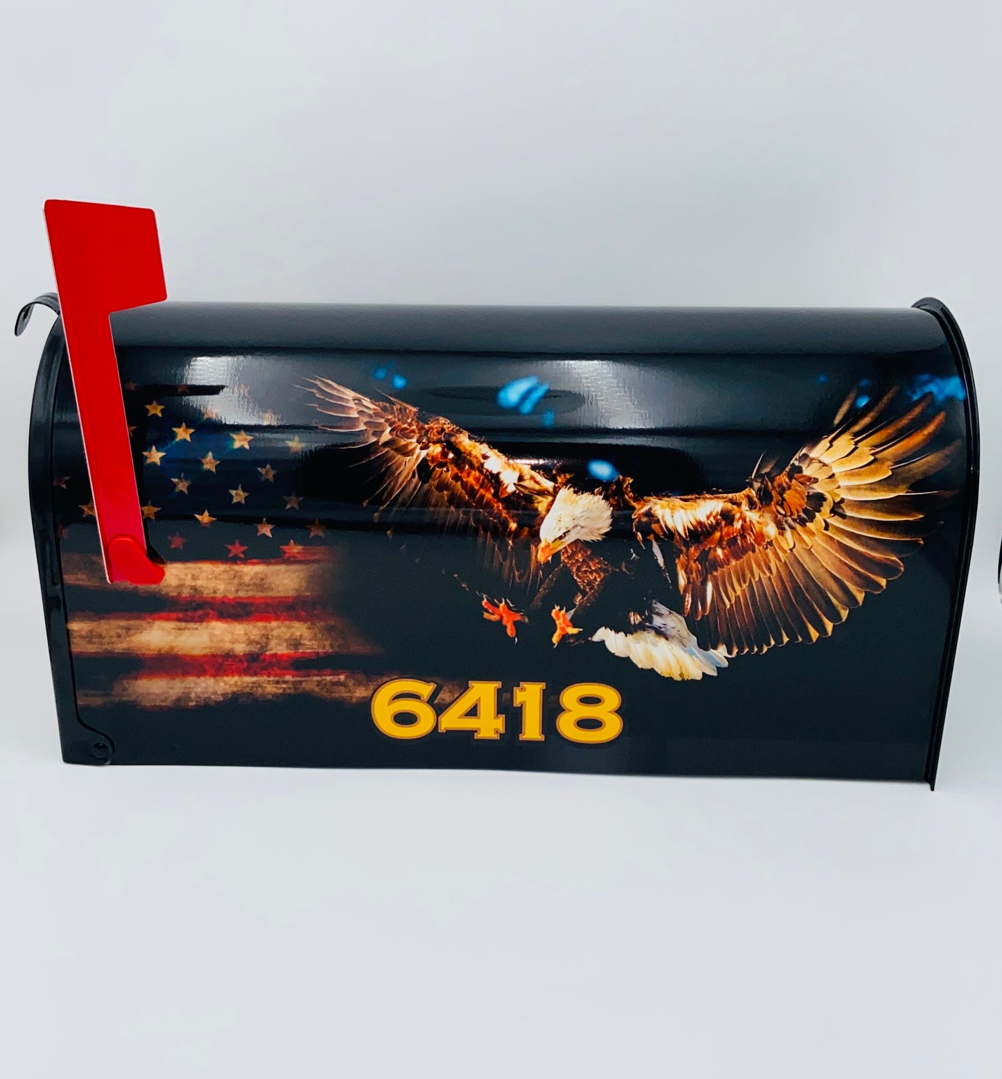 Eagle landing custom mailbox, Patriotic mailbox gift for mom and dad