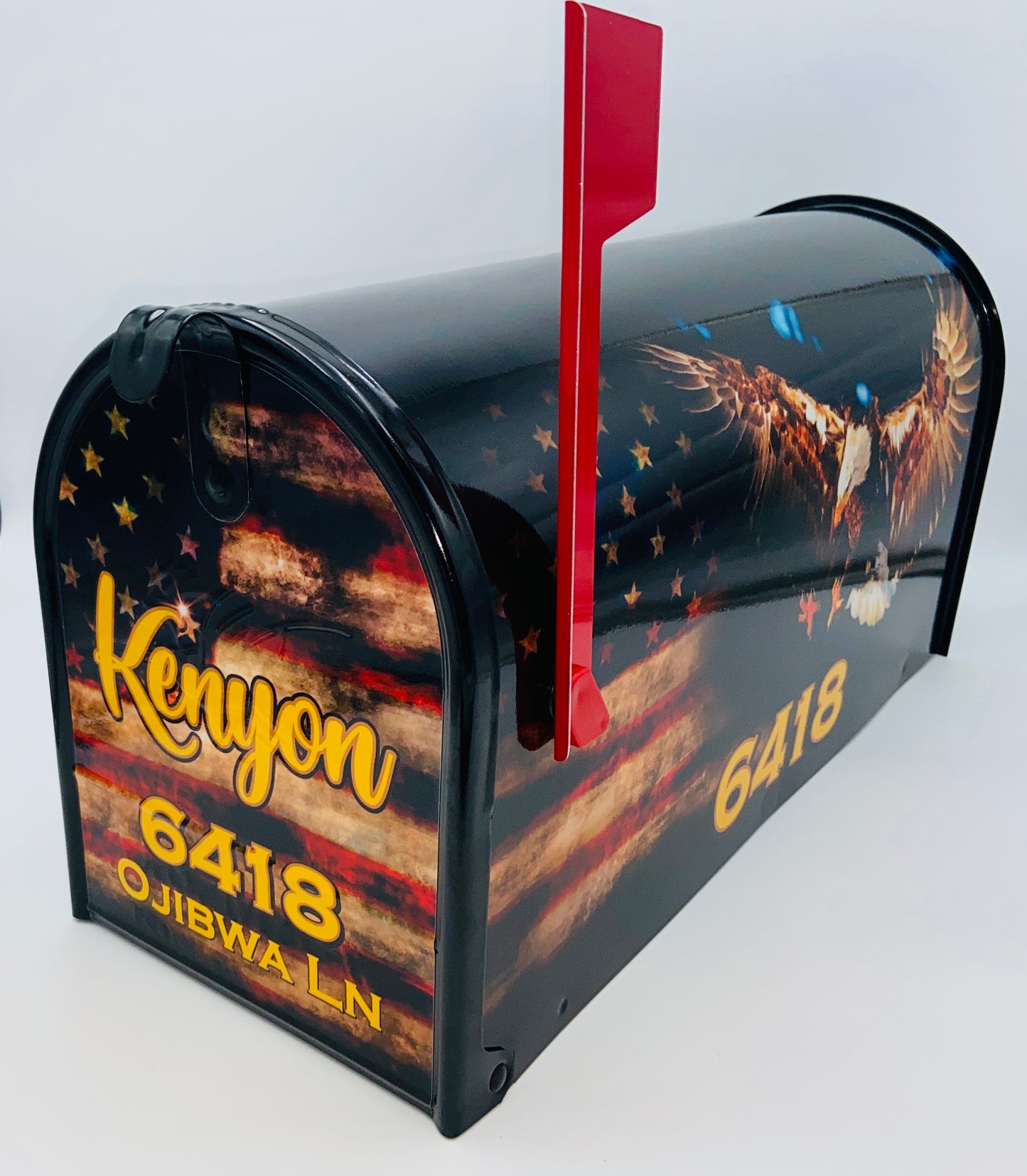 Eagle landing custom mailbox, Patriotic mailbox gift for mom and dad