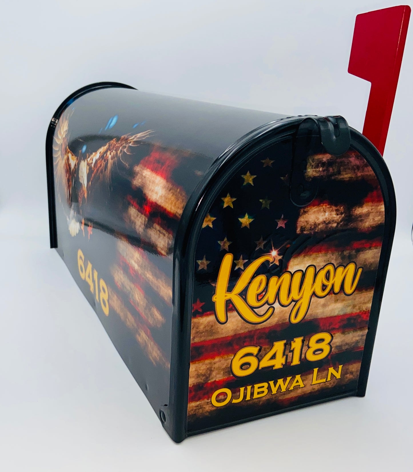 Eagle landing custom mailbox, Patriotic mailbox gift for mom and dad