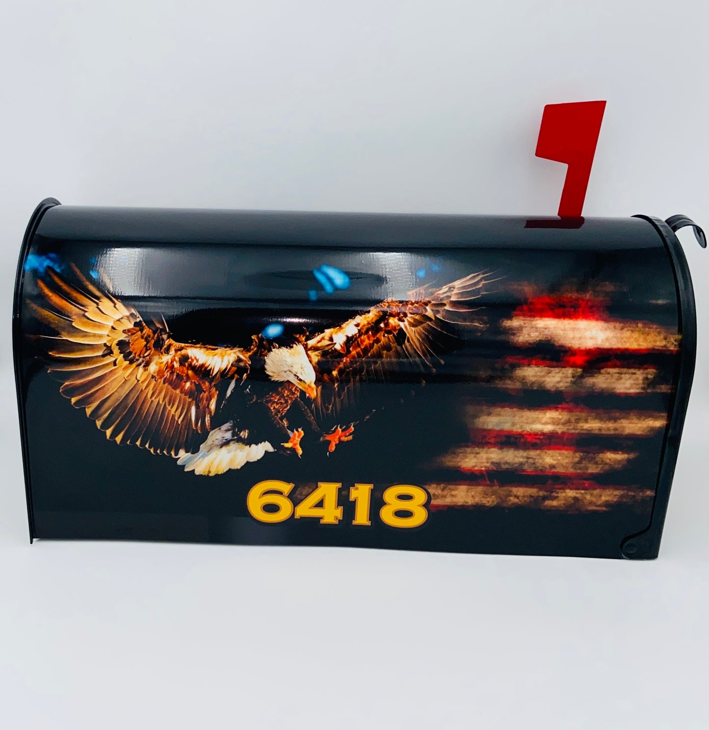 Eagle landing custom mailbox, Patriotic mailbox gift for mom and dad